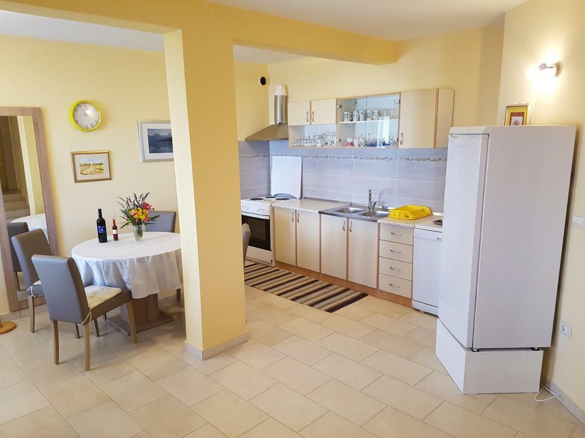 Apartment Barba Liznjan Ngoại thất bức ảnh